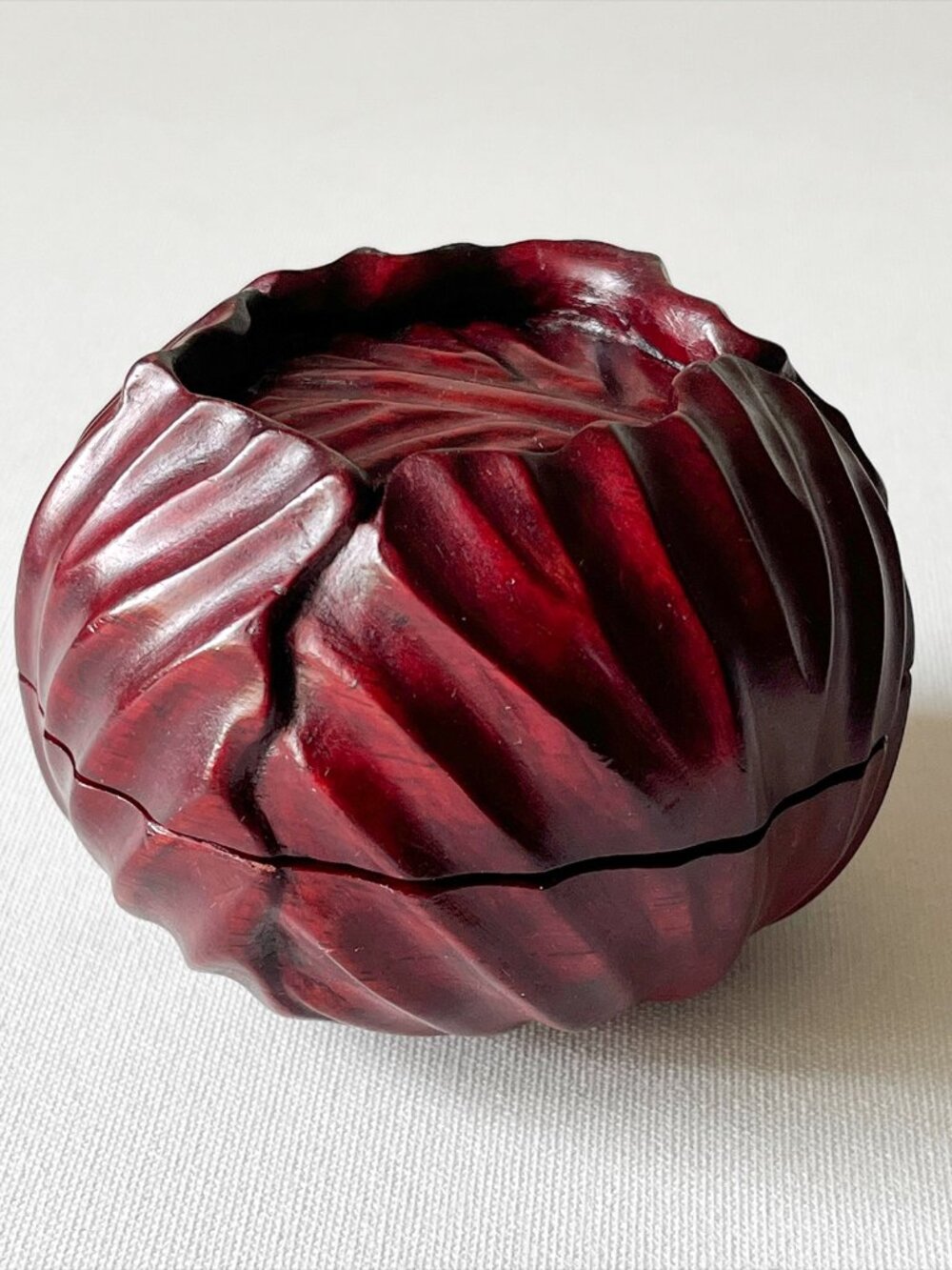 Vintage Lillian Vernon Hand Carved Cabbage Rosewood Trinket Jewelry Box